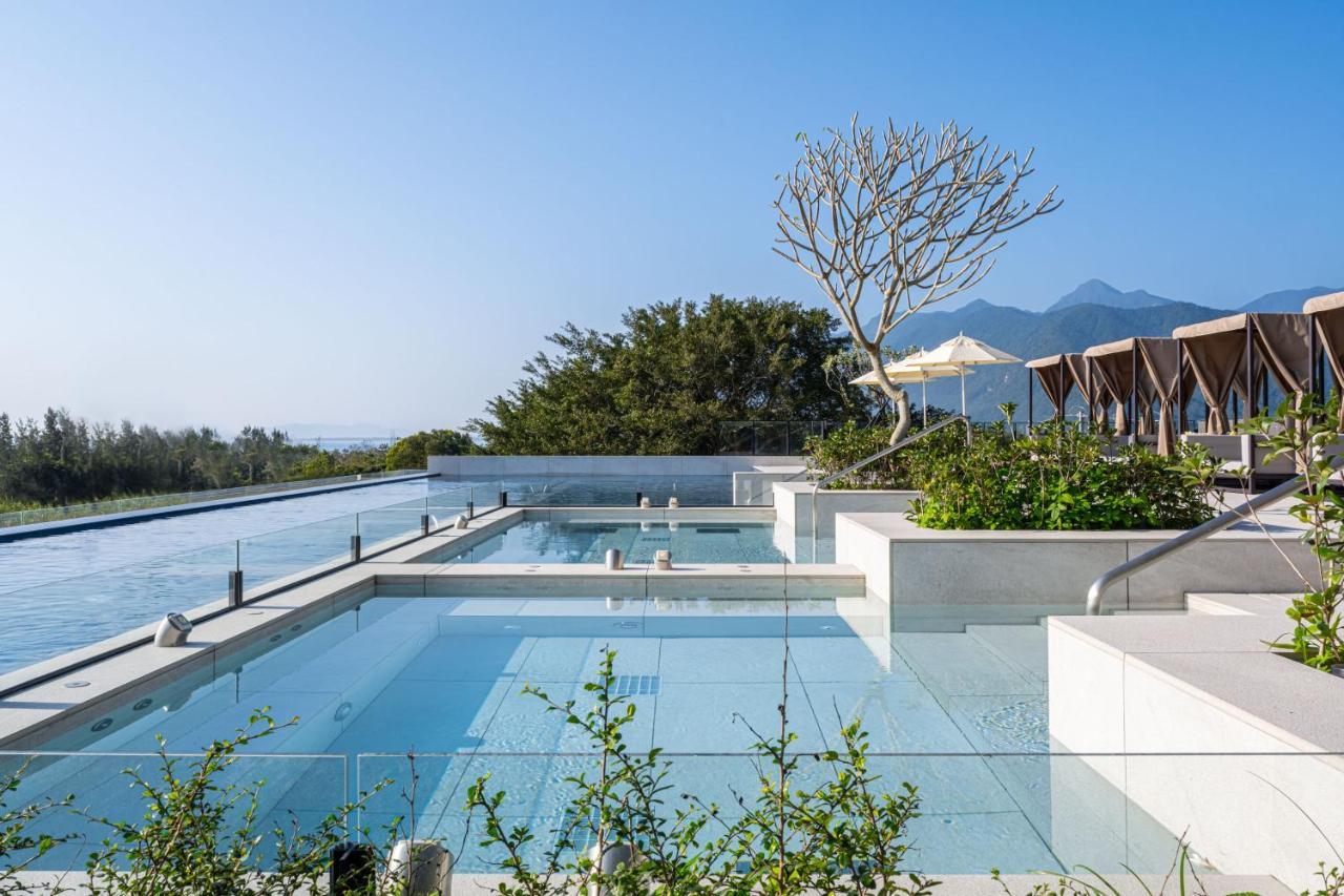 Lakeshore Hotel Hualien Taroko Shunan Kültér fotó The swimming pool at the hotel