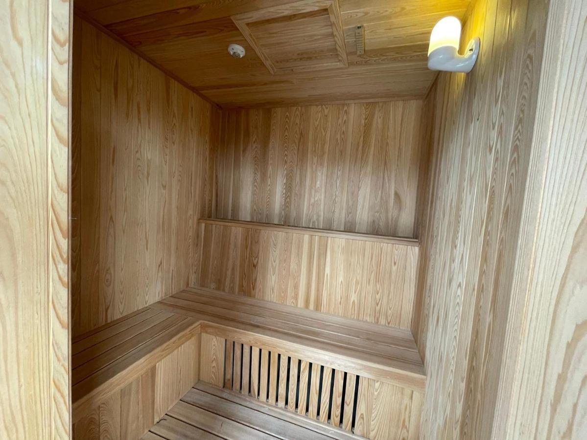 Lakeshore Hotel Hualien Taroko Shunan Kültér fotó A modern Finnish sauna